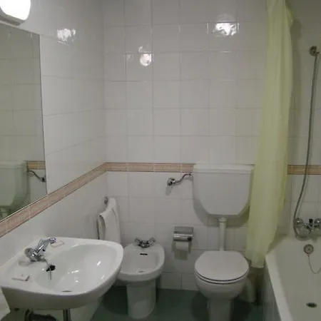 Otel Nave 3*