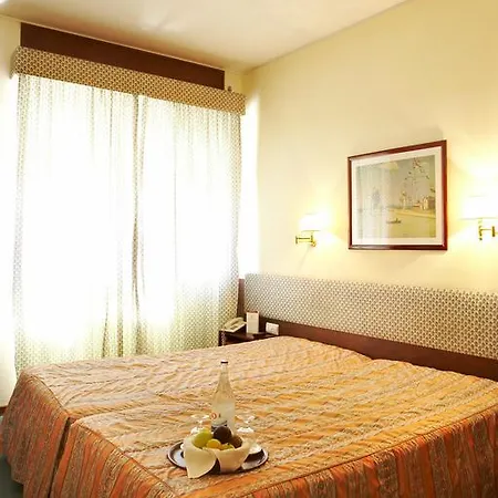 Otel Nave